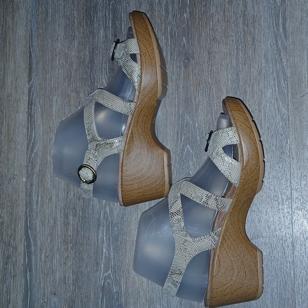 Women's Julie Dansko snakeskin shoes size 37 - Picture 3 of 12